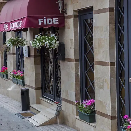 Fide ホテル 3*